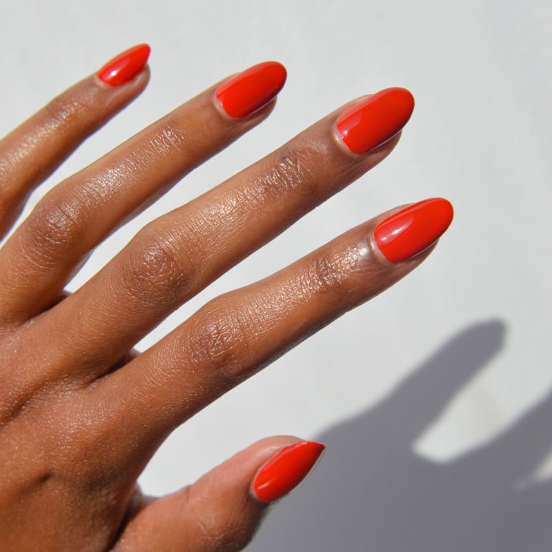 Tenoverten Nail Polish - La - model's hand with nail polish on