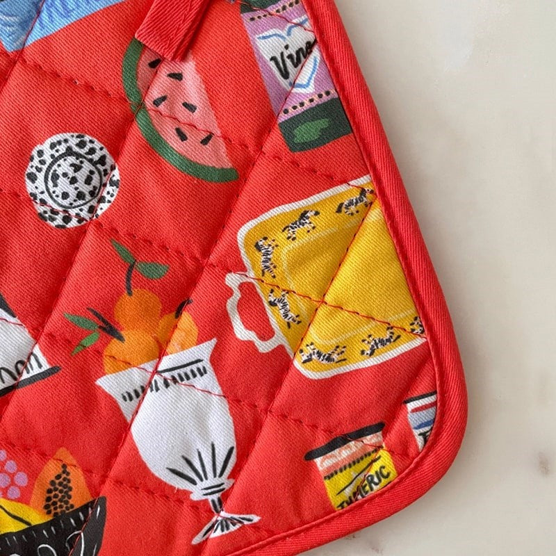 Idlewild Co Kitchen Shelf Oven Mitt + Pot Holder Set - close up of product pattern design